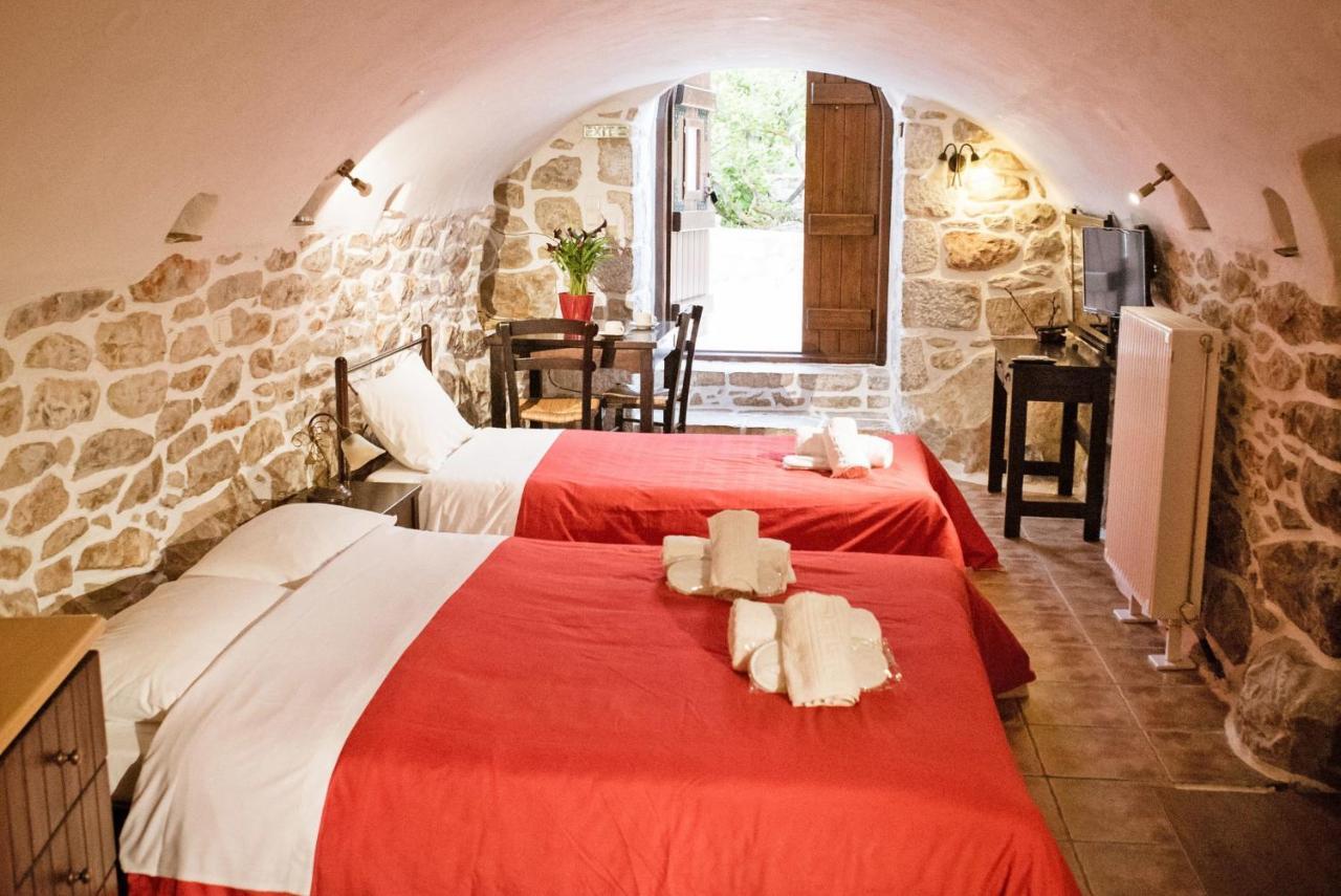 Pírgos Dhiroú Guesthouse Toxotis المظهر الخارجي الصورة